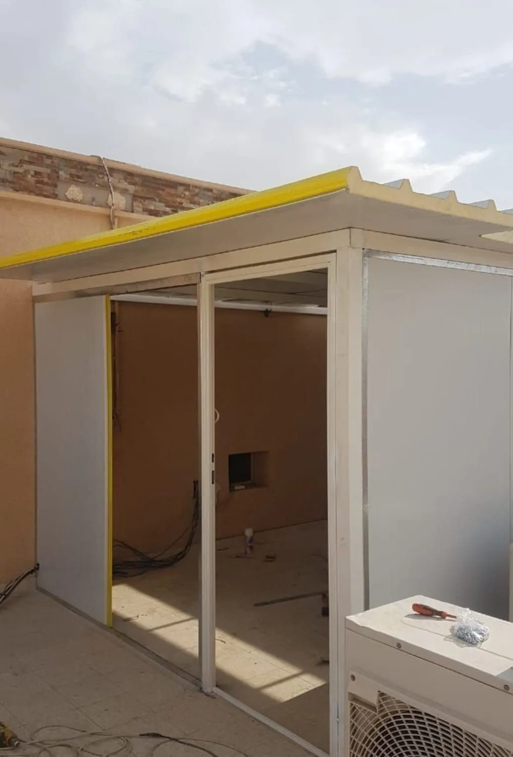 سعر متر الساندوتش بانل في خميس مشيط