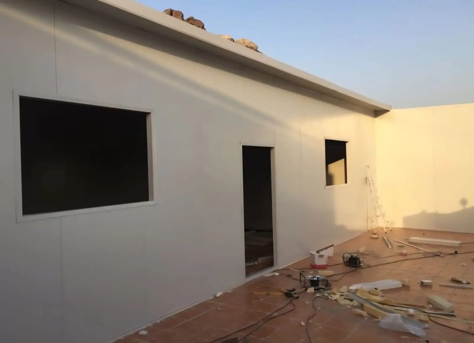 سعر متر الساندوتش بانل في خميس مشيط