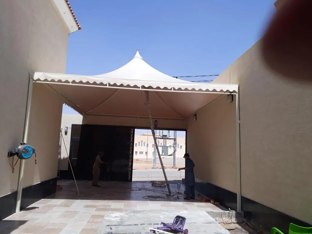 مظلات قبة هرمي تركيب في ابها