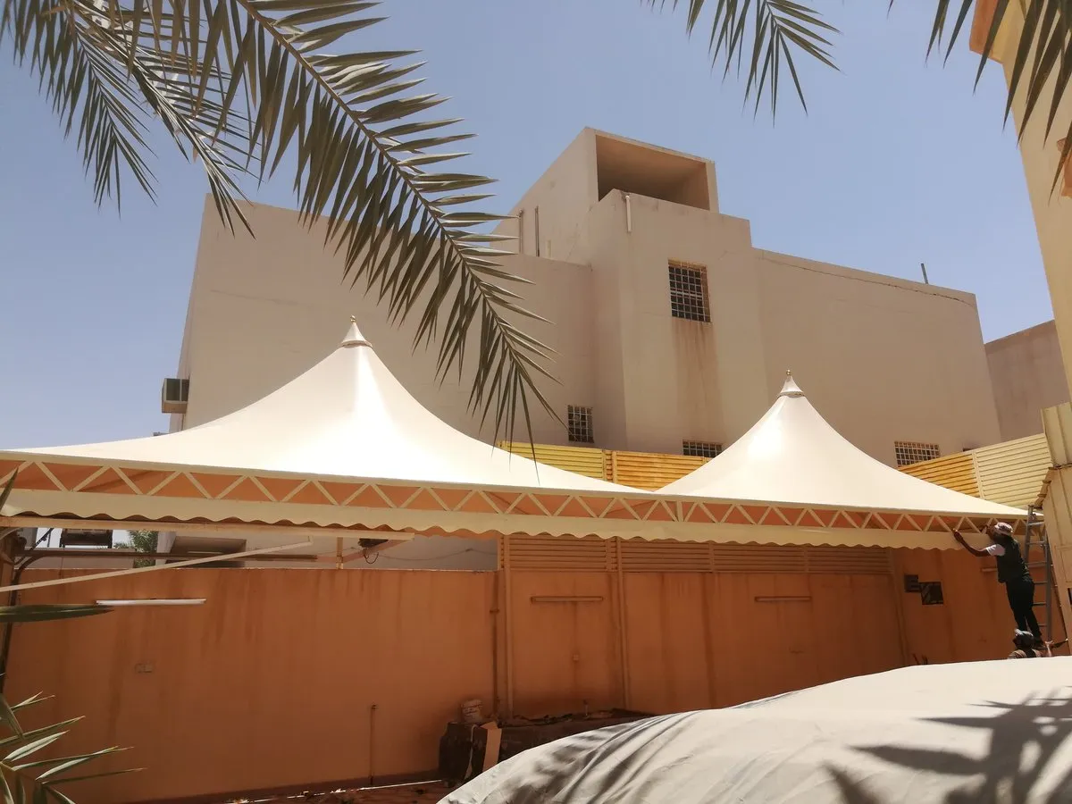 مظلات قبة هرمي تركيب في ابها