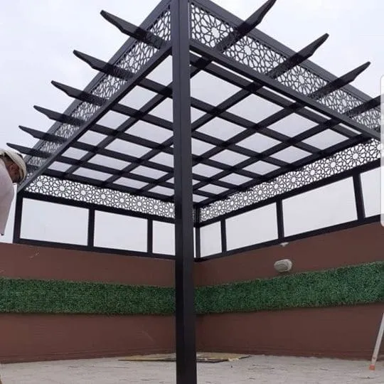 مظلات وجلست سرات عبيده