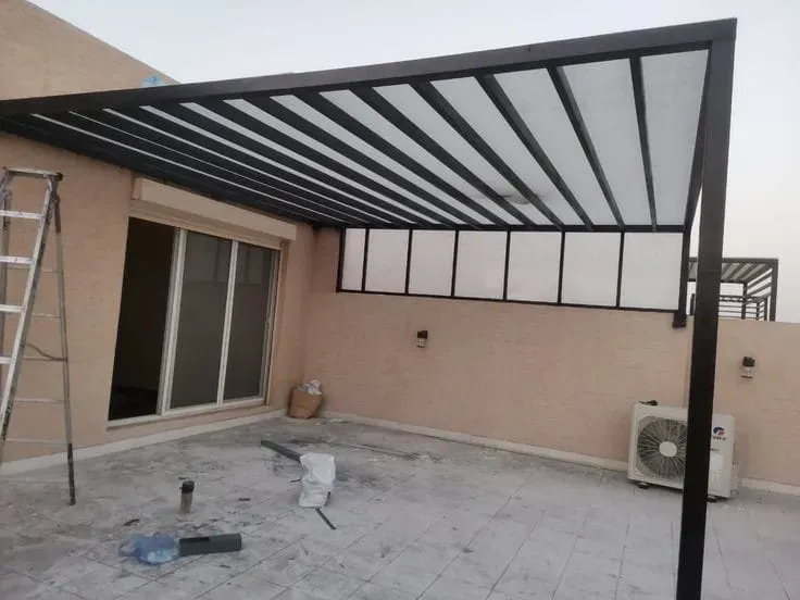 مظلات الحدائق في مدينة خميس مشيط