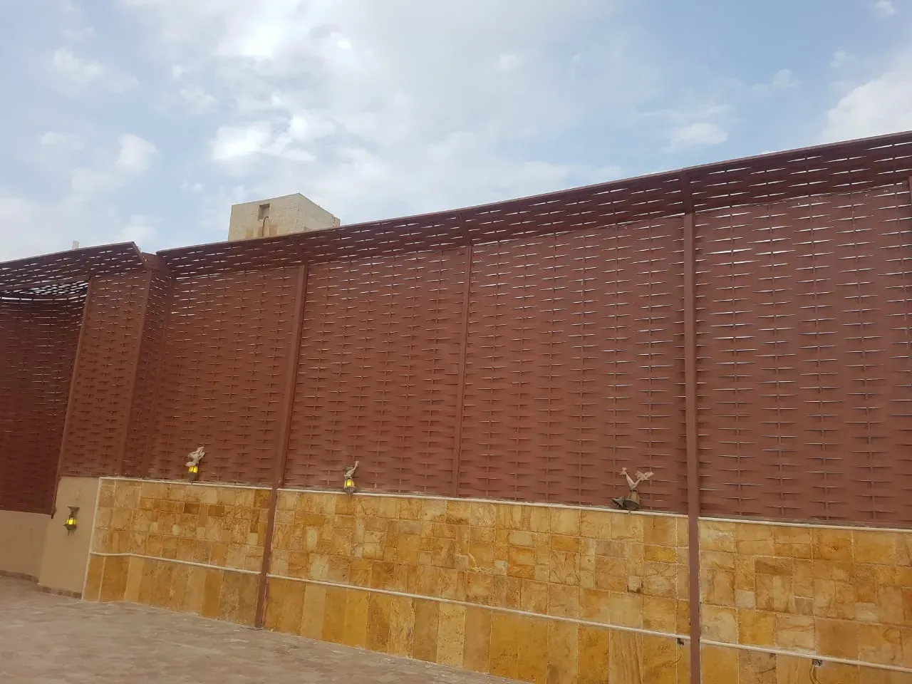 تركيب سواتر خميس مشيط وأبها | سواتر حديد وأقمشة وليزر